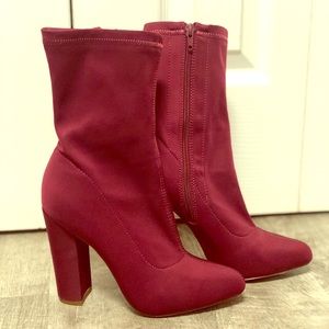 Size 6 Burgundy Boot